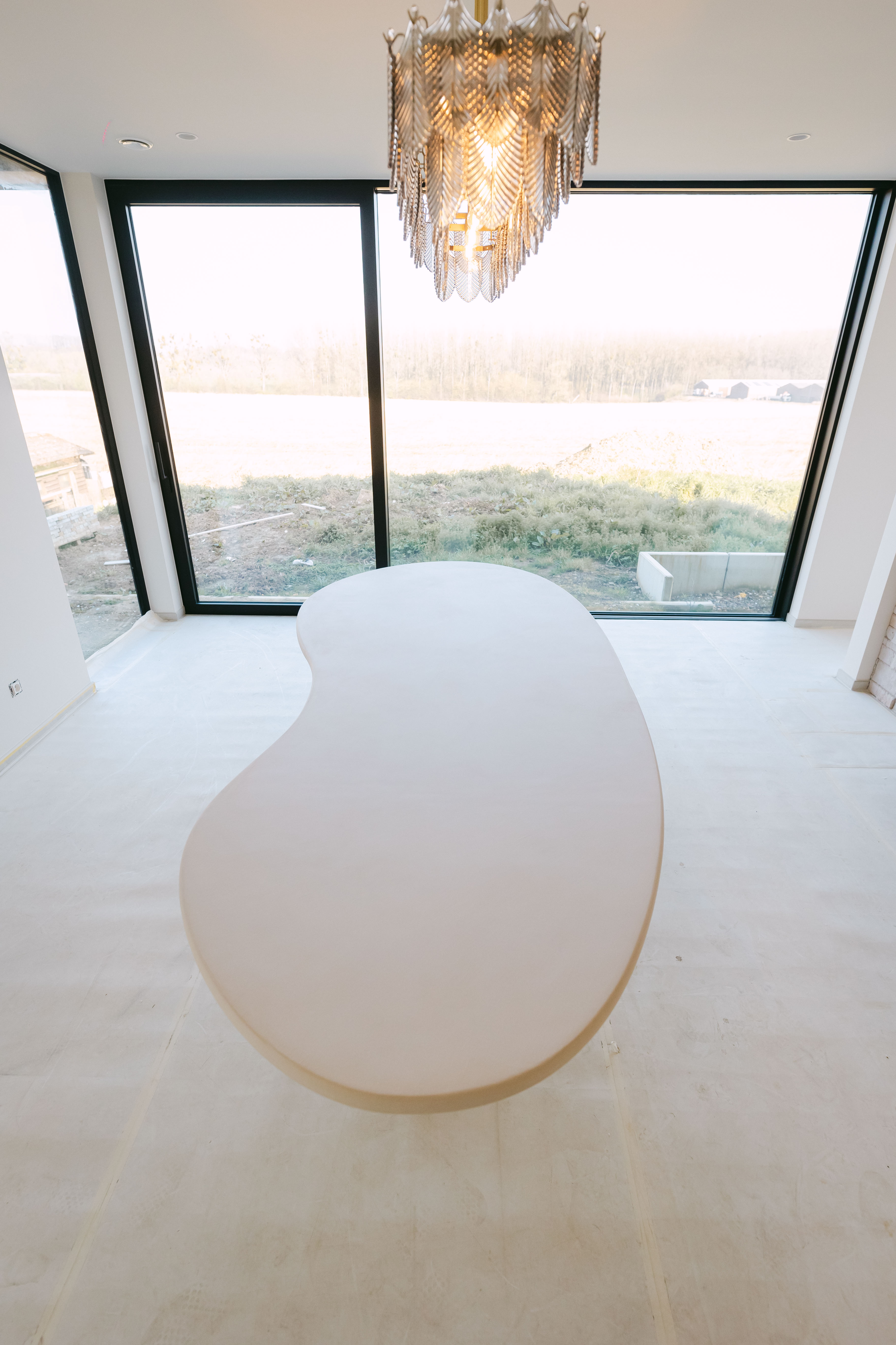 Table en mortex béton ciré artisanale belge, meuble artisanal belgique prix
