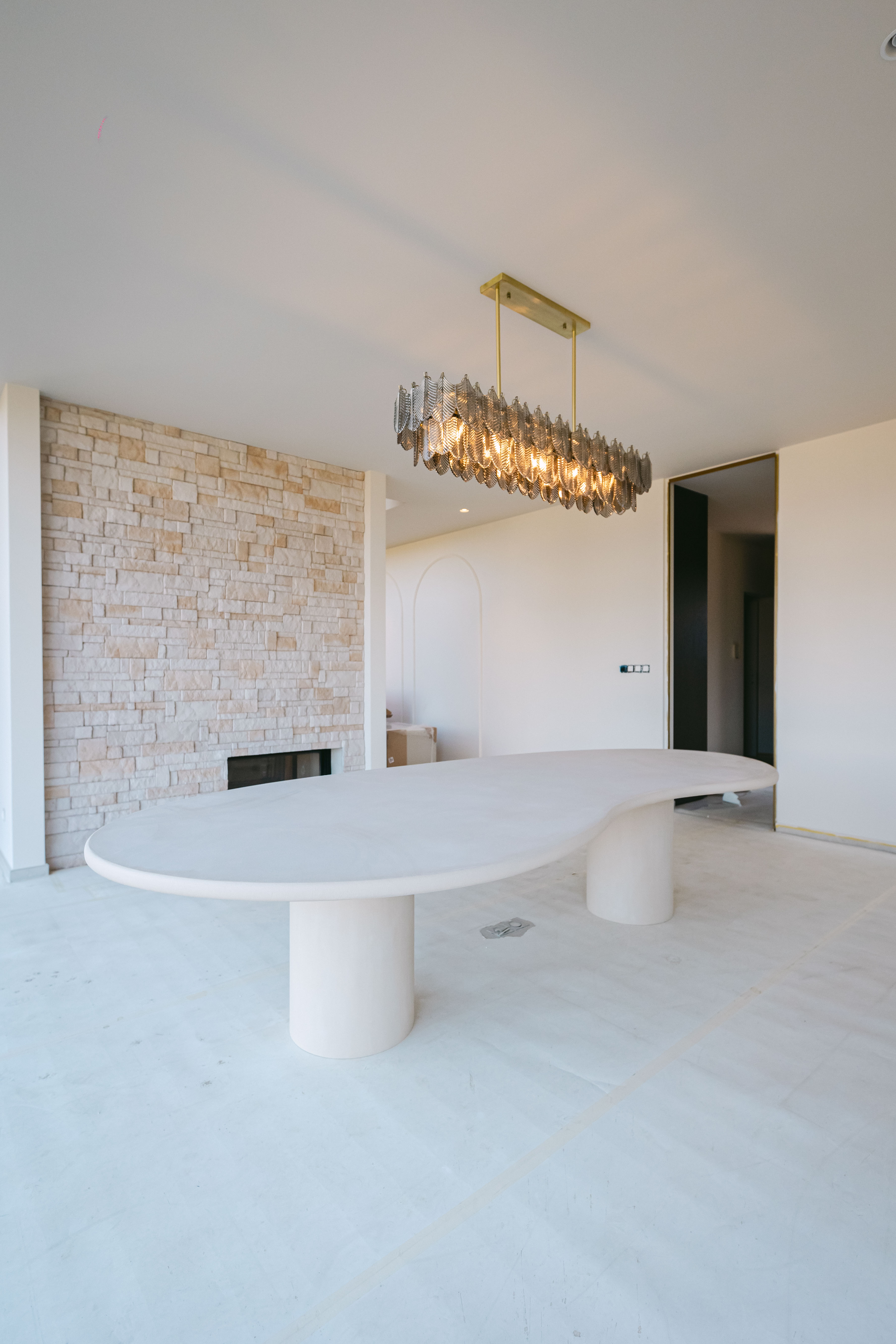 Palette de coloris mortex béton ciré représentant les tendances de coloris mobilier contemporain 2024 2026