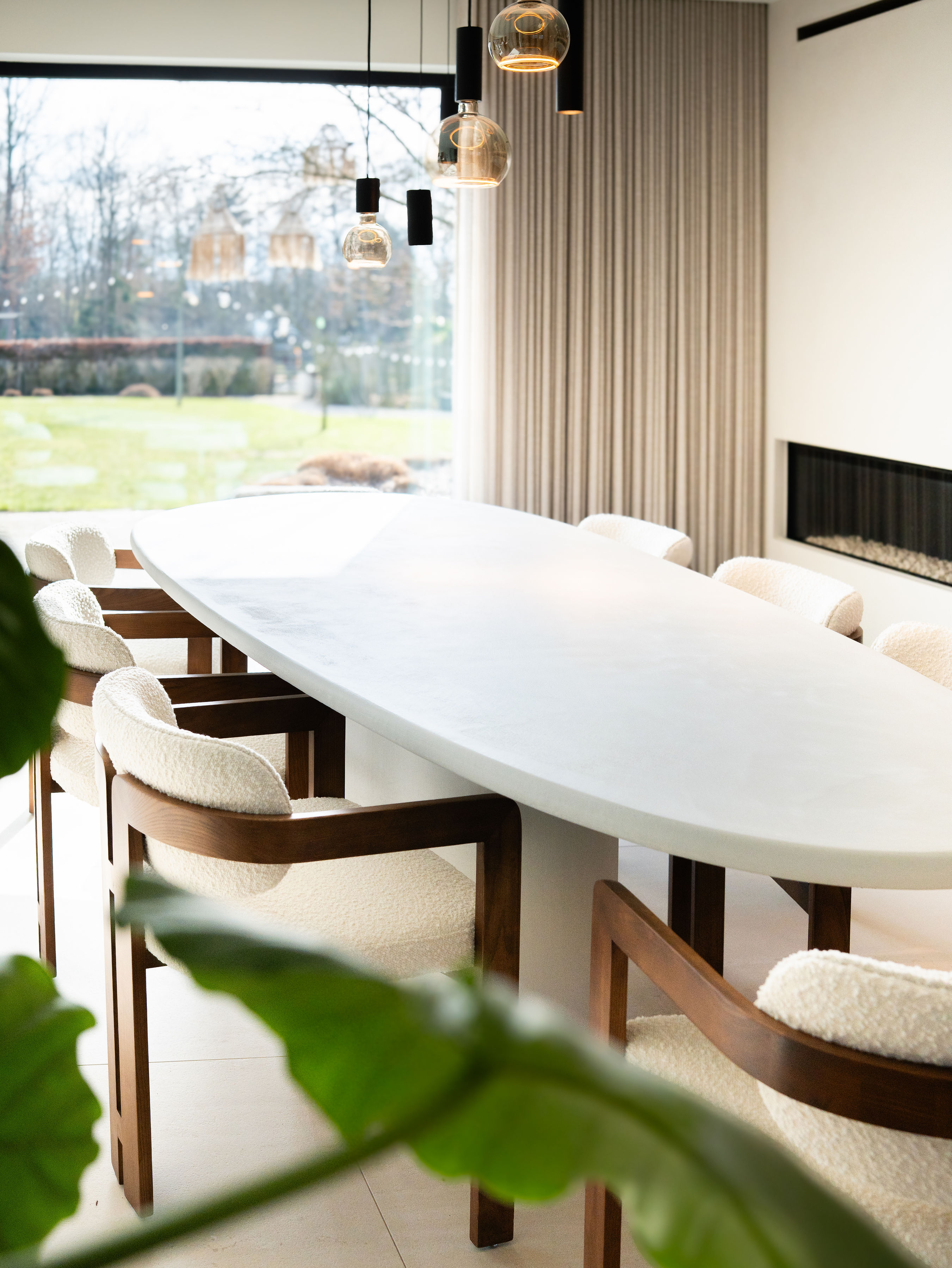 Table gigogne béton design Nuage en mortex artisanal, finition mate, atelier de Waterloo Belgique